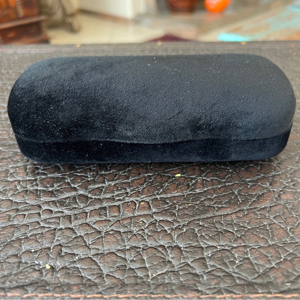 Authentic Gucci Hard Clamshell Large Sunglass Cas… - image 5